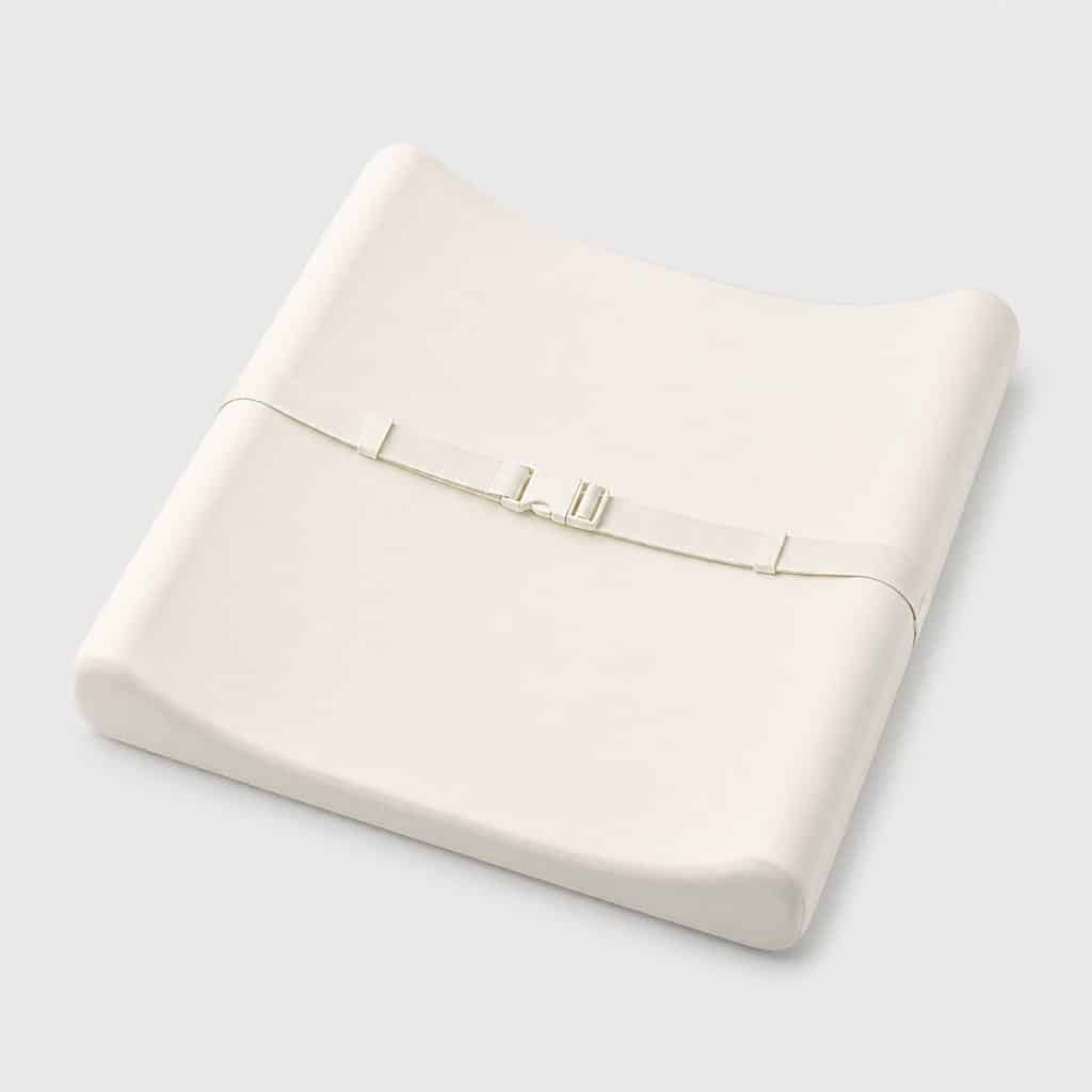 Matelas à langer incurvé avec sangle de maintien